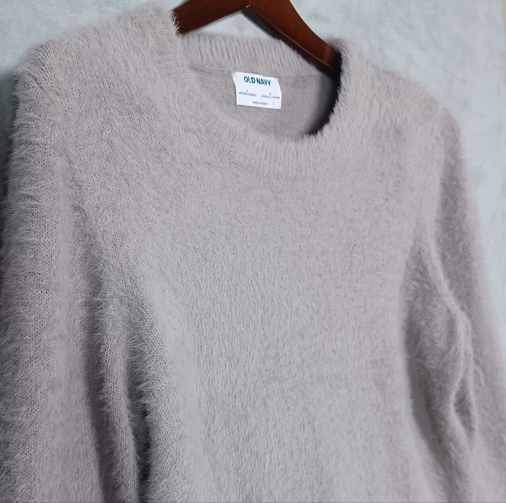 NWT Old Navy Women’s Large Grey Eyelash Fuzzy Sweater Soft Cozy Knit Pullover